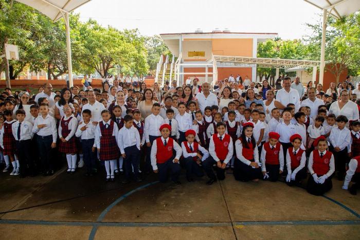 Inicia ciclo escolar con más de 116 mil estudiantes y más de 11 mil docentes de educación básica