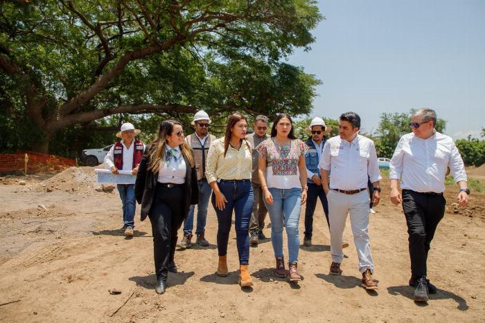 Gobernadora y Conagua supervisan avance de 45% del acueducto ‘Agua para Colima’