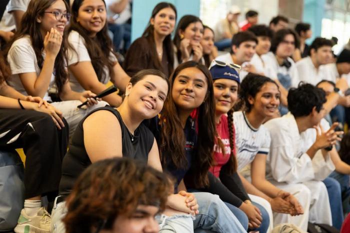 Colima es el primer estado en garantizar el derecho a la educación con la gratuidad del nivel superior