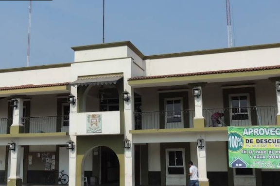 Denuncian presunto desvío de 3.5 mdp del Ayuntamiento de Armería encabezado por Cruz Méndez