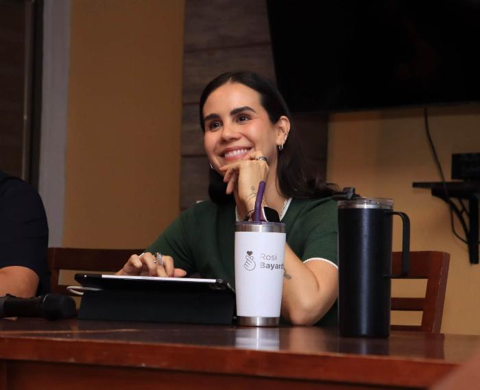 Rosi Bayardo arrasó en la interna de Morena; sí midieron a Virgilio Mendoza (Video) 