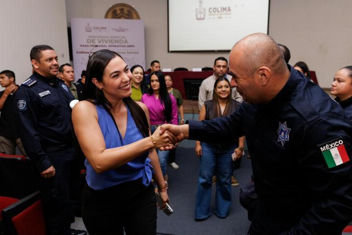 Gobernadora presenta 'Colima es casa de nuestros Héroes', Programa Especial de Vivienda para Policías