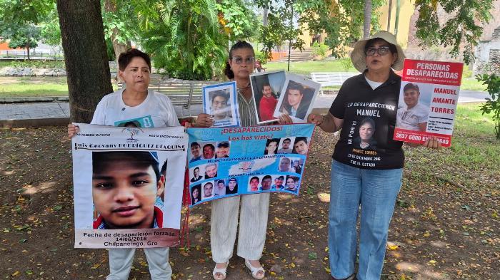 Madre busca a su hijo desaparecido hace 10 años en Colima