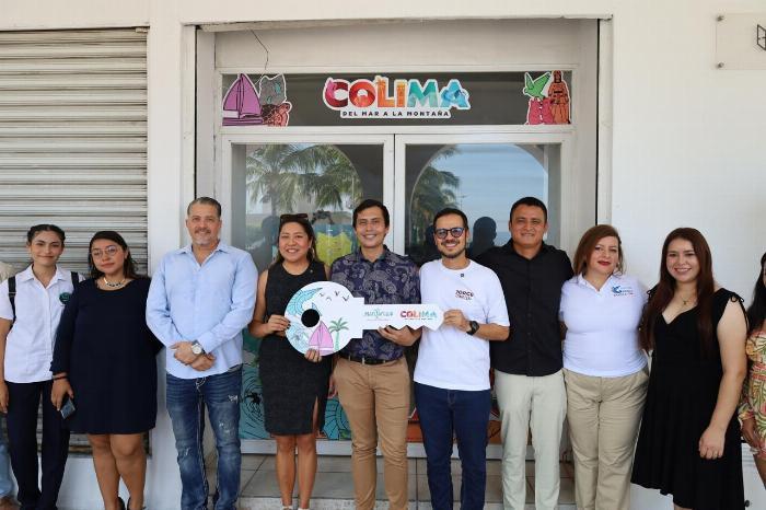 Entregan módulo de información turística a guías y operadores de Manzanillo